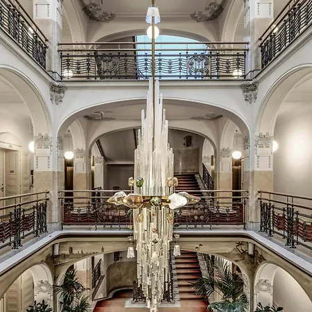Hotel W 5*