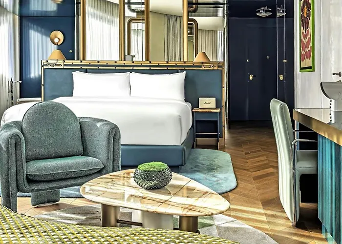 Hotel W