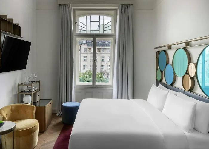 W Hotel 5*