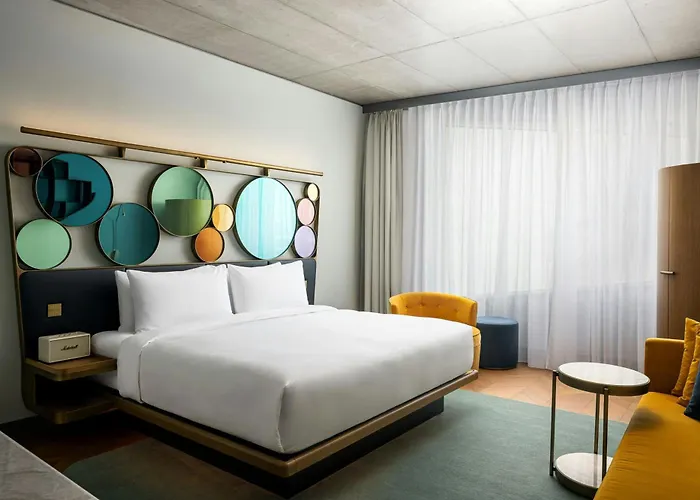W Hotel 5*